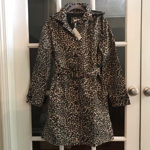 ⭐️ Leopard or cheetah print long raincoat